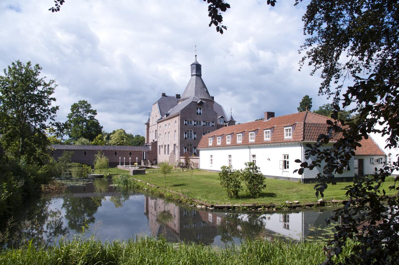 Kasteel Aldenghoor Bed & Breakfast Haelen Exterior foto